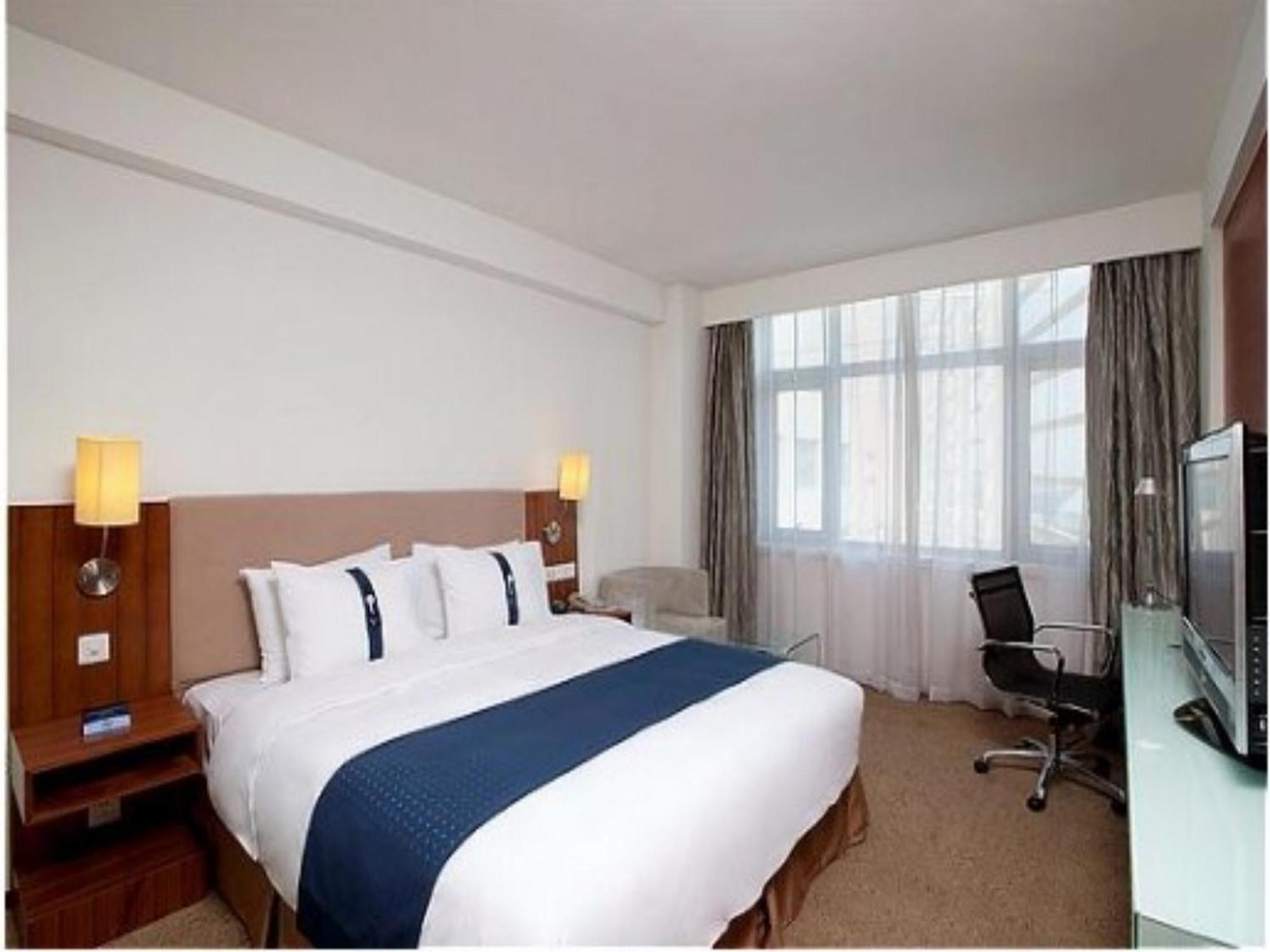 Holiday Inn Express Tianjin Binhai Exterior foto
