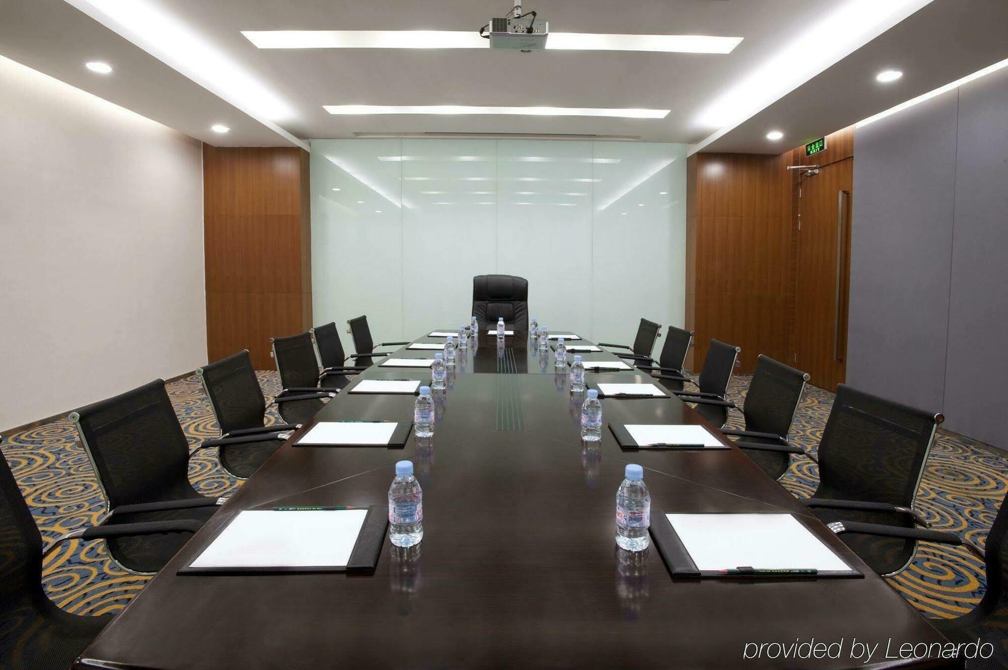 Holiday Inn Express Tianjin Binhai Exterior foto